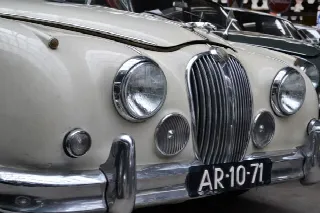 Foto 3 di 18: JAGUAR MKII Jaguar MK2 - wit