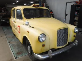 Foto 14 di 14: AUSTIN FX4 Austin FX4 Taxi 