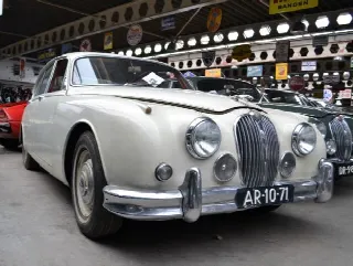 Foto 4 di 18: JAGUAR MKII Jaguar MK2 - wit