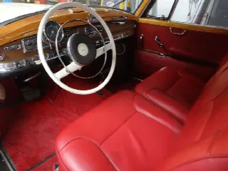 Foto 12 di 23: MERCEDES-BENZ 300 Dora