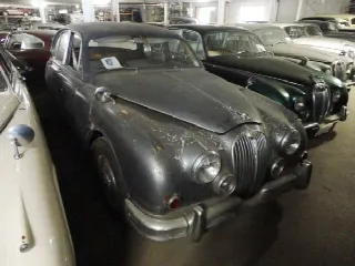 Foto 9 di 13: JAGUAR MKII RHD to restore 