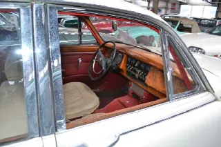 Foto 5 di 18: JAGUAR MKII Jaguar MK2 - wit