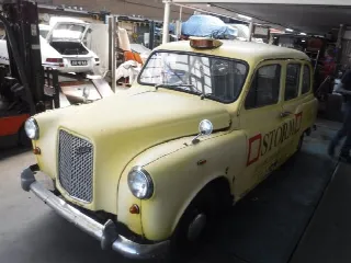 Foto 8 di 14: AUSTIN FX4 Austin FX4 Taxi 