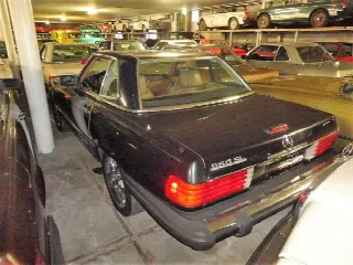 Foto 15 di 20: MERCEDES-BENZ SL(1971-1989) Mercedes 560 SL black ''88