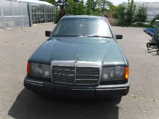 Foto 3 di 9: MERCEDES-BENZ 300 TDT