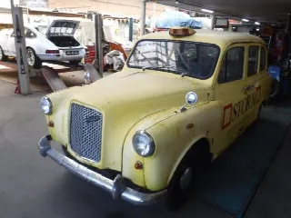 Foto 12 di 14: AUSTIN FX4 Austin FX4 Taxi 