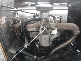 Foto 15 di 46: BROUGH Superior RHD Hudson