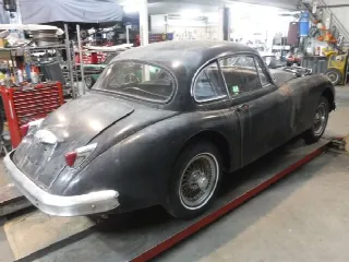 Foto 10 di 18: JAGUAR XK 150 Jaguar XK 150 Coupé black to restore