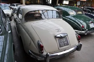 Foto 11 di 18: JAGUAR MKII Jaguar MK2 - wit
