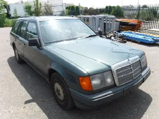 Foto 5 di 9: MERCEDES-BENZ 300 TDT
