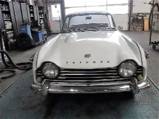 Foto 4 di 40: TRIUMPH TR4 A surrey 