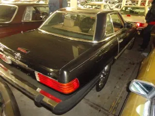 Foto 18 di 20: MERCEDES-BENZ SL(1971-1989) Mercedes 560 SL black ''88