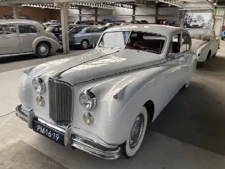 Foto 5 di 29: JAGUAR MkVII no. 734506