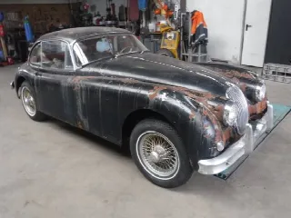 Foto 9 di 18: JAGUAR XK 150 Jaguar XK 150 Coupé black to restore