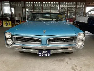 Foto 10 di 11: PONTIAC LeMans 