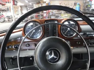 Foto 10 di 29: MERCEDES-BENZ 220 SE Coupè