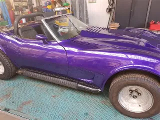 Foto 5 di 30: CHEVROLET Corvette ''73 cabrio purple