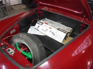 Foto 47 di 50: Volkswagen Karmann Ghia Red