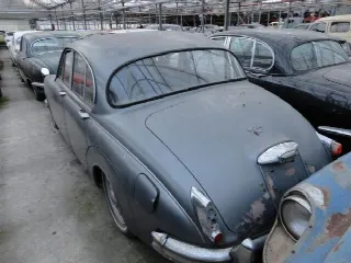 Foto 10 di 13: JAGUAR MKII RHD to restore 