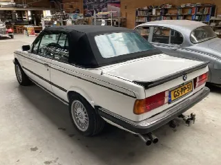 Foto 15 di 17: BMW 325 i  Cabrio 