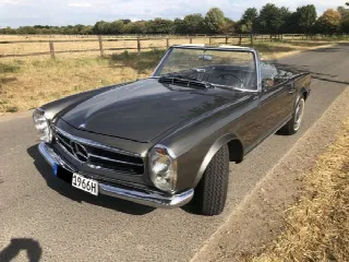Foto 3 di 6: MERCEDES-BENZ SL Pagoda (1963-1971) Pagode 230SL 