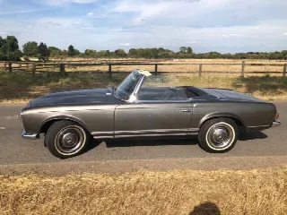 Foto 6 di 6: MERCEDES-BENZ SL Pagoda (1963-1971) Pagode 230SL 