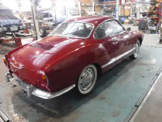 Foto 48 di 50: Volkswagen Karmann Ghia Red