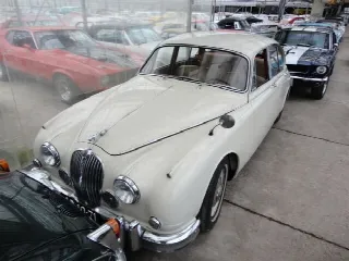 Foto 15 di 18: JAGUAR MKII Jaguar MK2 - wit