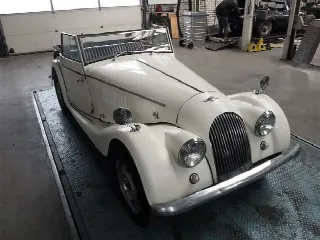 Foto 31 di 31: MORGAN Plus 4 DHC