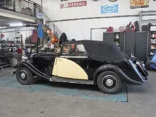 Foto 38 di 46: BROUGH Superior RHD Hudson