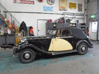 Foto 40 di 46: BROUGH Superior RHD Hudson
