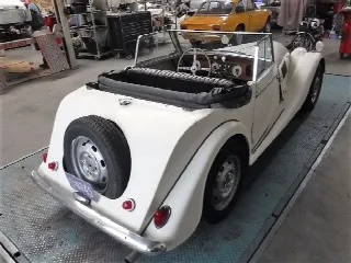 Foto 26 di 31: MORGAN Plus 4 DHC