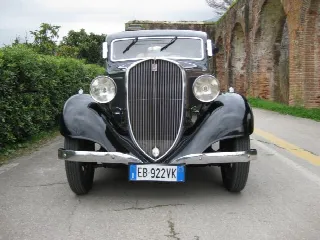 Foto 6 di 8: SIMCA-FIAT coupè
