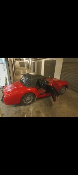 Foto 3 di 3: TRIUMPH TR3 Bocca stretta  