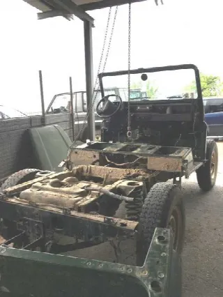 Foto 17 di 17: LAND ROVER Defender (1984-) 90 td5 HERITAGE STYLE     