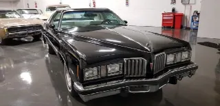 Foto 5 di 9: PONTIAC GrandPrix  