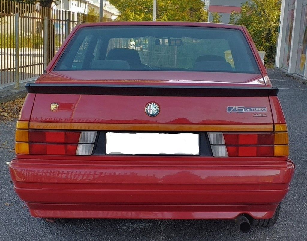 ALFA ROMEO 75 Turbo America 