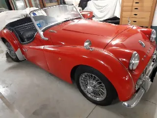 Foto 2 di 5: TRIUMPH TR3A SIGNAL RED   