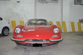 Foto 6 di 9: FERRARI 246 Dino (1969-1974) GT   