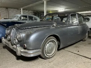 Foto 1 di 13: JAGUAR MKII RHD to restore 