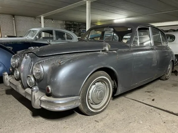 JAGUAR MKII RHD to restore