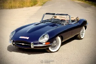 Foto 79 di 80: JAGUAR E-Type SI (1961-1968) S1 Roadster 1966 