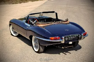Foto 80 di 80: JAGUAR E-Type SI (1961-1968) S1 Roadster 1966 