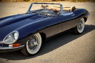Foto 17 di 80: JAGUAR E-Type SI (1961-1968) S1 Roadster 1966 