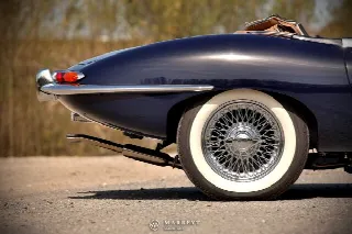 Foto 34 di 80: JAGUAR E-Type SI (1961-1968) S1 Roadster 1966 