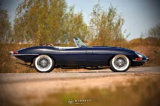 Foto 7 di 80: JAGUAR E-Type SI (1961-1968) S1 Roadster 1966 