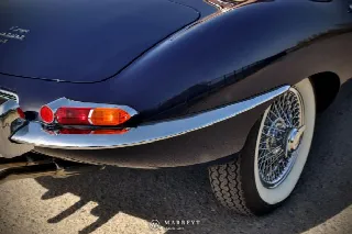 Foto 61 di 80: JAGUAR E-Type SI (1961-1968) S1 Roadster 1966 