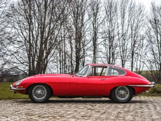 Foto 2 di 6: JAGUAR E-Type SI (1961-1968) 3.8 FHC