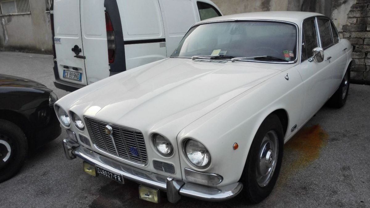 JAGUAR XJ6(1968-1987)  2,8  