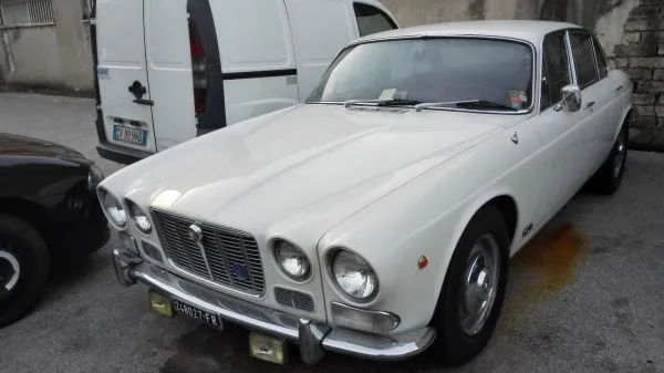JAGUAR XJ6(1968-1987)  2,8